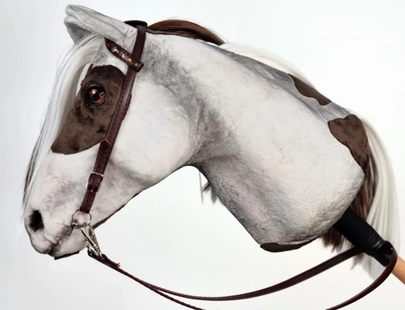 REALISTIC HOBBY HORSE – PINTO