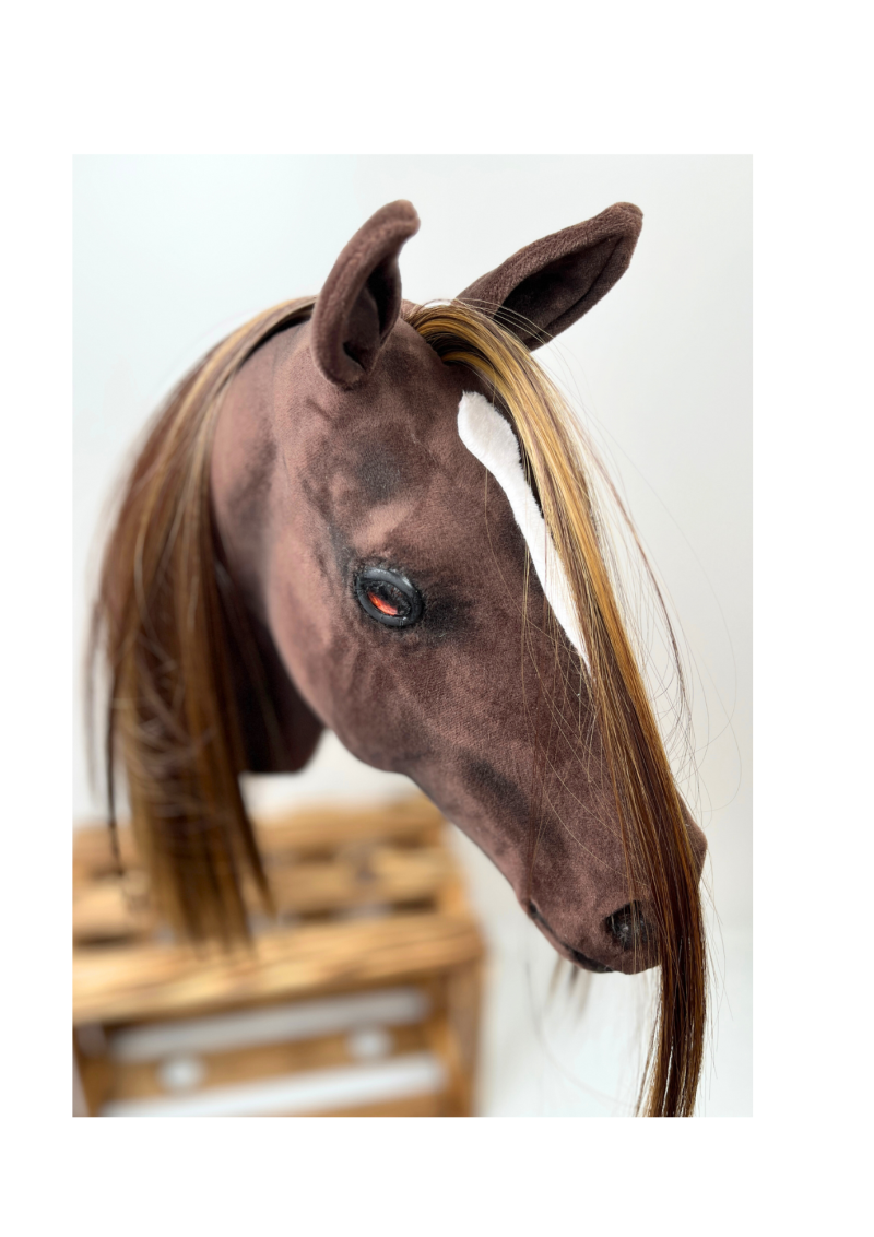 REALISTIC HOBBY HORSE – DARK CHESTNUT/BALAYAGE MANE/PATCH