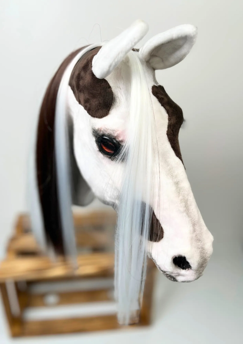 REALISTIC HOBBY HORSE – PINTO