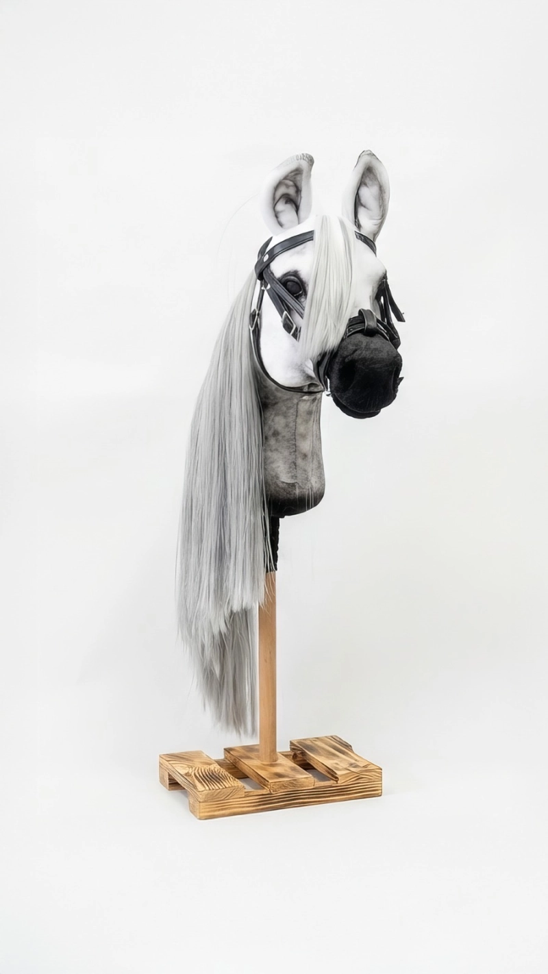 REALISTIC HOBBY HORSE – WHITE/WHITE MANE