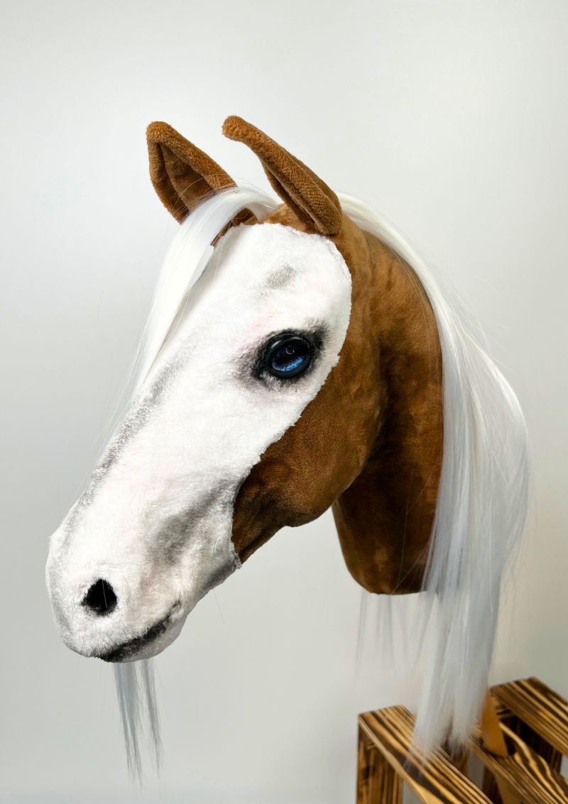 REALISTIC HOBBY HORSE – PALOMINO - WHITE/WHITE