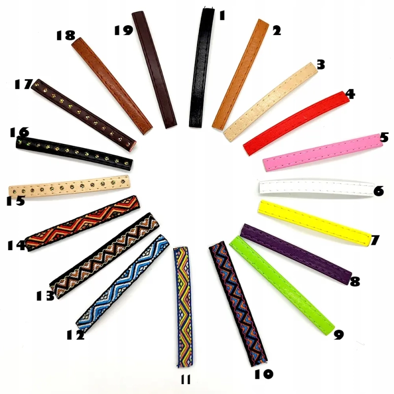 A sewn halter for realistic hobby horses.
