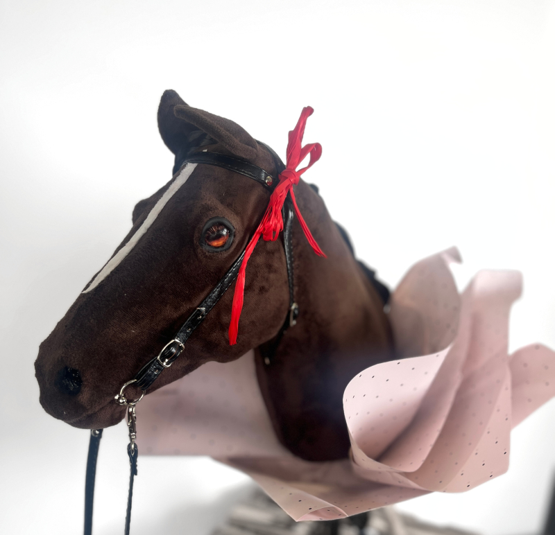 REALISTIC HOBBY HORSE – DARK CHESTNUT/BLACK MANE/PATCH