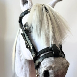 REALISTIC HOBBY HORSE – WHITE/WHITE MANE