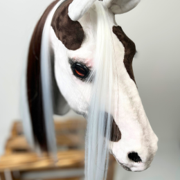 REALISTIC HOBBY HORSE – PINTO