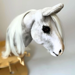 REALISTIC HOBBY HORSE – WHITE/WHITE MANE