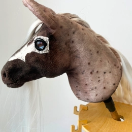 REALISTIC HOBBY HORSE – WHITE/WHITE MANE