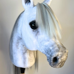 REALISTIC HOBBY HORSE – WHITE/WHITE MANE