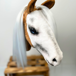 REALISTIC HOBBY HORSE – PALOMINO - WHITE/WHITE